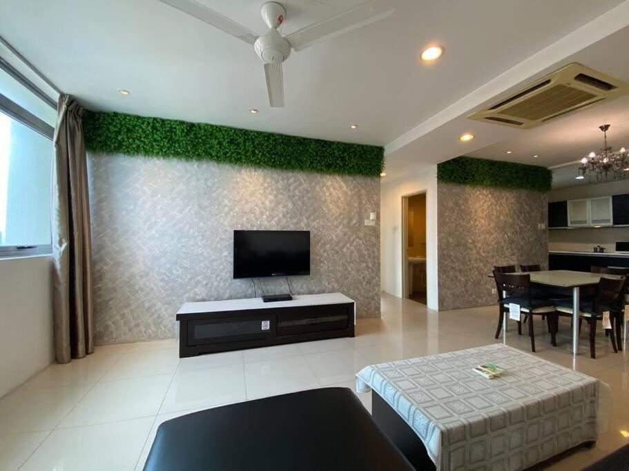 Spacious 3R,2R,Studio 5Min Walk To Time Square,Lalaport, Pool,Gym,Wifi Lejlighed Kuala Lumpur Eksteriør billede