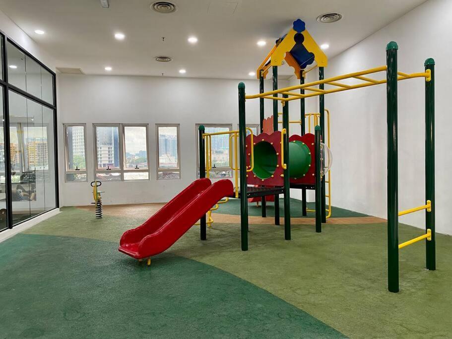 Spacious 3R,2R,Studio 5Min Walk To Time Square,Lalaport, Pool,Gym,Wifi Lejlighed Kuala Lumpur Eksteriør billede