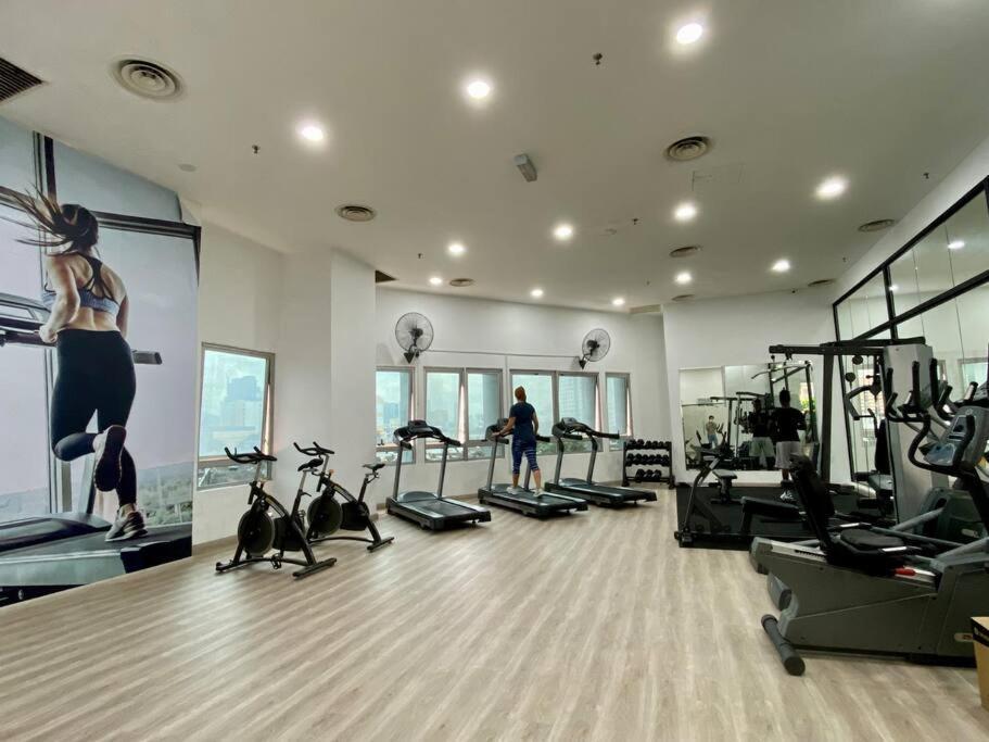 Spacious 3R,2R,Studio 5Min Walk To Time Square,Lalaport, Pool,Gym,Wifi Lejlighed Kuala Lumpur Eksteriør billede