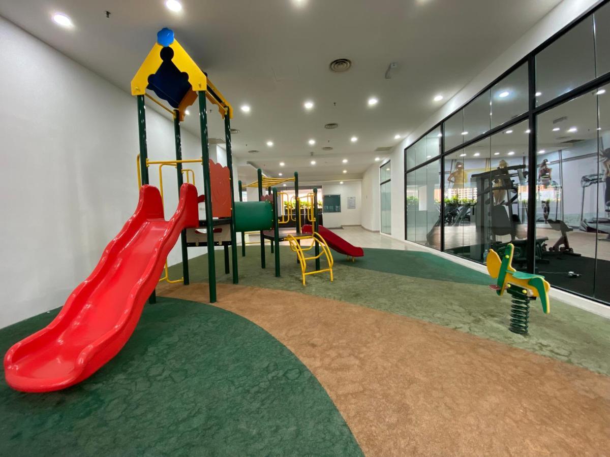 Spacious 3R,2R,Studio 5Min Walk To Time Square,Lalaport, Pool,Gym,Wifi Lejlighed Kuala Lumpur Eksteriør billede